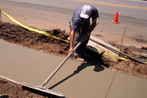 Sidewalk Building in Middletown