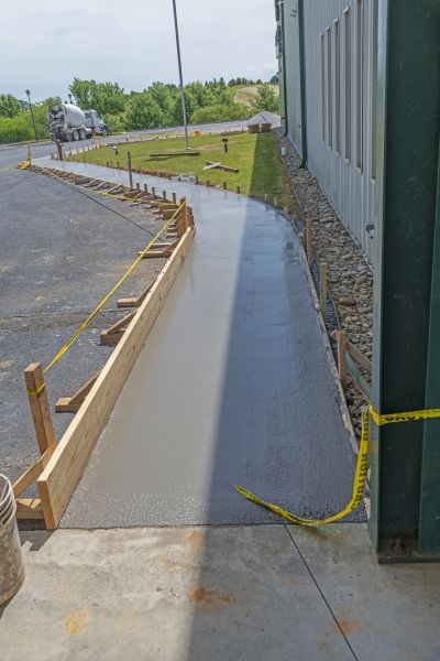 Concrete Sidewalk Paving in Middletown